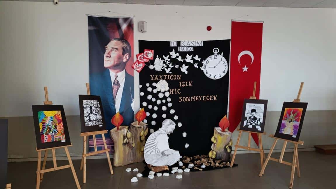 Fevzi Tokat Ortaokulunda 10 Kasım Atatürk Temalı Resim Sergisi Düzenlendi