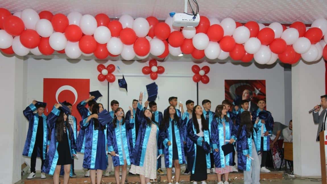 2024-2025 Mezunlarımızı Gururla Uğurladık